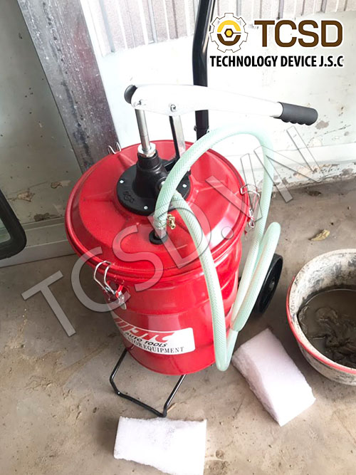 Thiết bị bơm nhớt cầu hộp số bằng tay JTC 1033-3