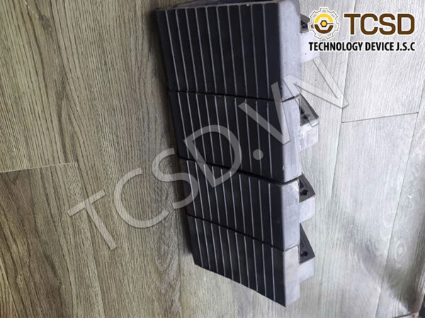 Cục cao su chèn bánh xe JTC 5825 - Hình ảnh 4