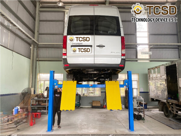 cầu nâng ô tô loại 4 trụ 